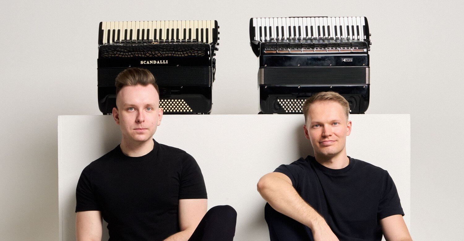 Duo H&M - akordionivirtuoosid Henri Zibo ja Mikk Langeproon Orjaku sadamas